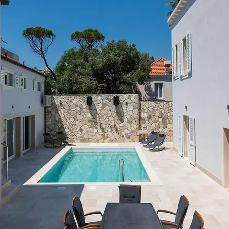 Spacious With Private Pool In * Dubrovnik