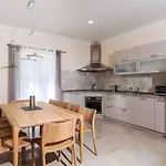 Spacious With Private Pool In * Ντουμπρόβνικ