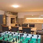Spacious With Private Pool In Vila