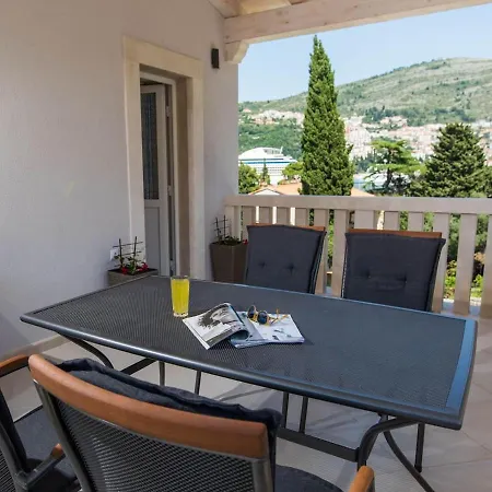 Spacious With Private Pool In * 杜布罗夫尼克