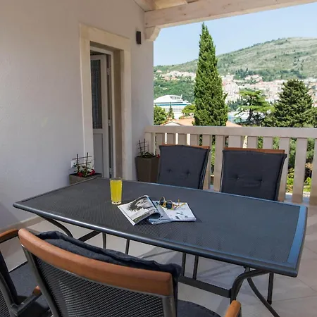 Spacious With Private Pool In Villa