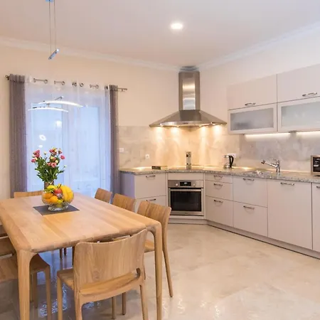 Spacious With Private Pool In *