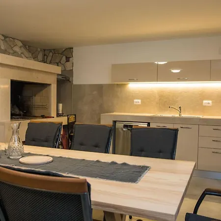 Spacious With Private Pool In
