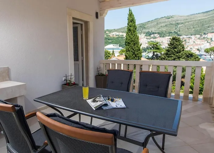 Spacious With Private Pool In * Dubrovnik