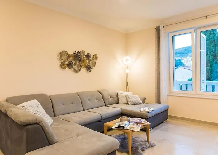 Villa Spacious With Private Pool In Dubrovnik