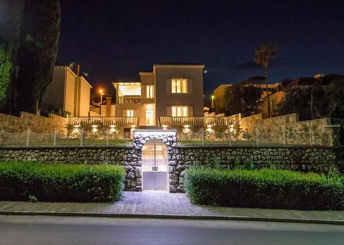 Spacious With Private Pool In Dubrovnik