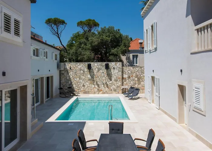 Spacious With Private Pool In * Dubrovnik