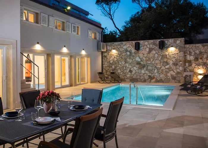Villa Spacious With Private Pool In Dubrovnik
