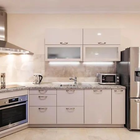 Spacious With Private Pool In Dubrovník