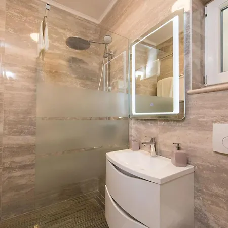 Spacious With Private Pool In Dubrovnik